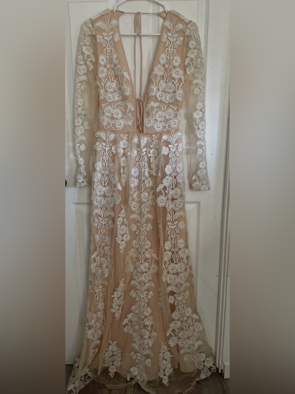 Elegant Nude Lace Embroidered Long Sleeve Maxi Dress size S. backless